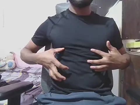 Snapshot of KissesBoyAD chatting on 10.25.25 KissesBoyAD online show from 10.25.25