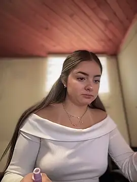 imlindapink online show from 10.30.25