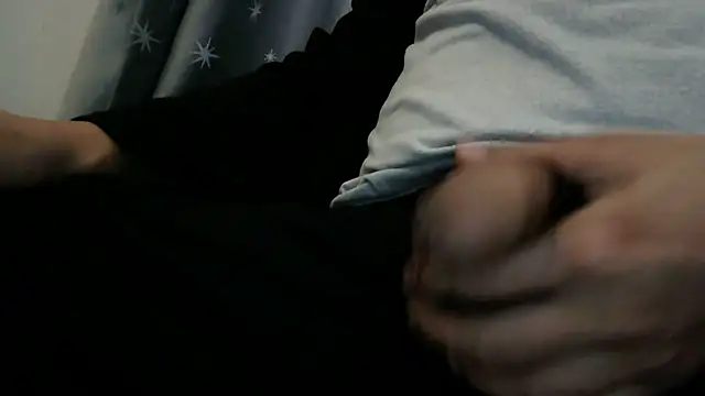 Snapshot of XiaoGuoGuo284512 chatting on 01.12.26 XiaoGuoGuo284512 online show from 01.12.26