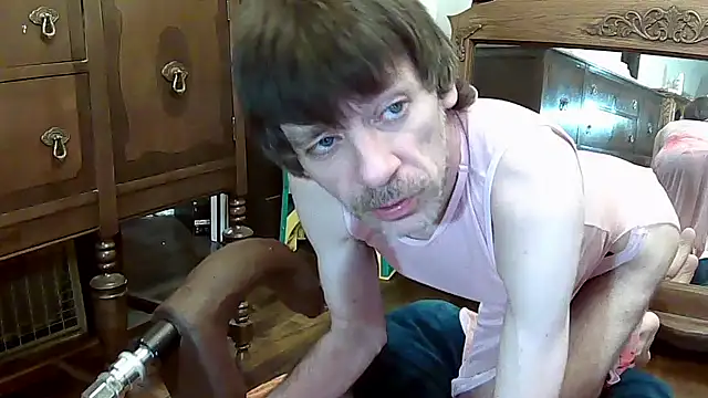 MaxJr8008 online show from 10.11.25