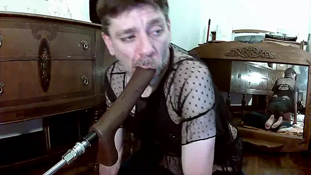 Snapshot of MaxJr8008 chatting on 05.12.26 MaxJr8008 online show from 05.12.26