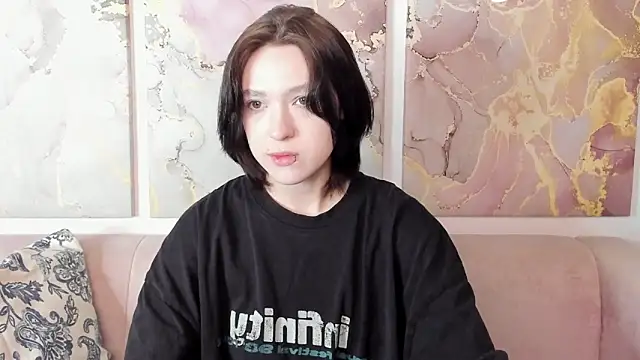 Snapshot of fiamoory chatting on 05.24.26 fiamoory online show from 05.24.26