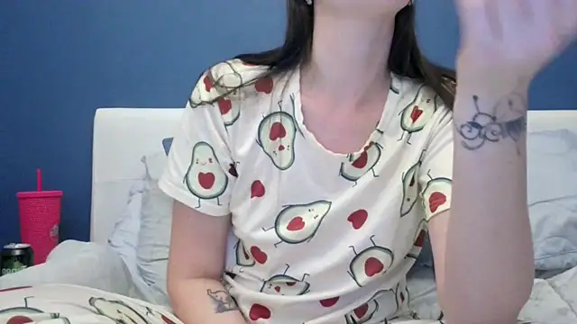 LexiSnowUK online show from 09.25.25