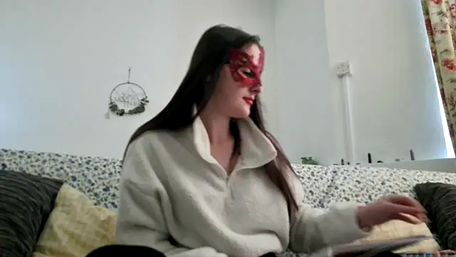 LexiSnowUK online show from 12.04.25