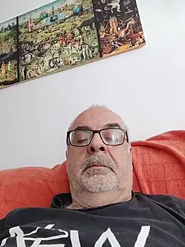 Satiro Sevilla online show from 11.21.25