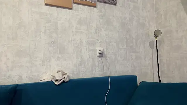 norakisses online show from 12.29.24