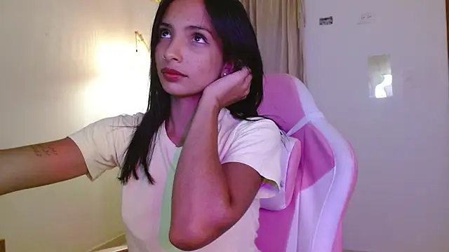 AnnitaSerna  online show from 04.11.26