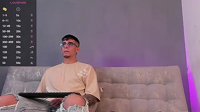 iamcamiloo  online show from 01.01.25