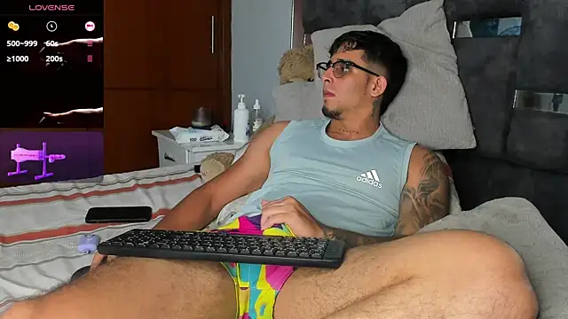 iamcamiloo  online show from 09.18.25