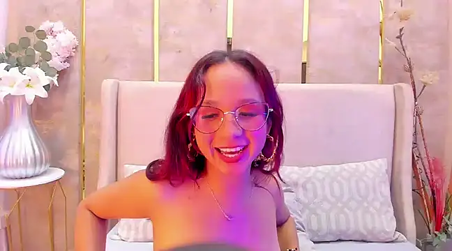 MelanieRoah online show from 03.22.25