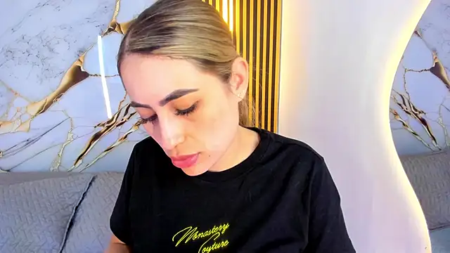 Snapshot of samanthasweeth chatting on 10.07.25 samanthasweeth online show from 10.07.25