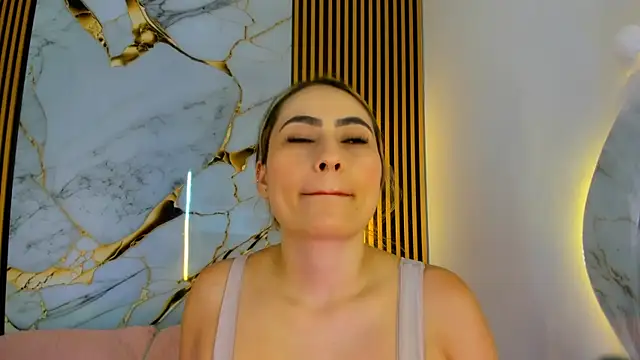 Snapshot of samanthasweeth chatting on 10.20.25 samanthasweeth online show from 10.20.25