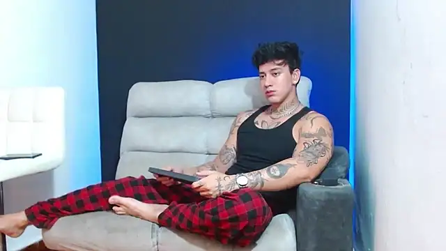JUSTIN FULLER1 online show from 05.12.26