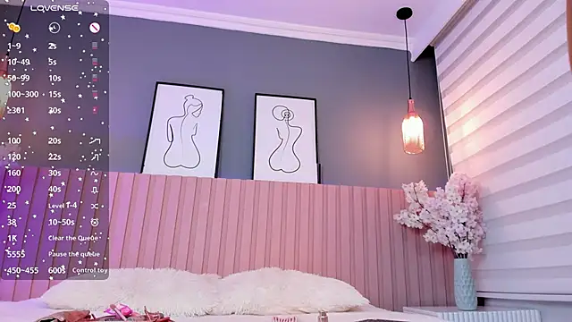 Snapshot of babee_sophie chatting on 10.14.25 babee sophie online show from 10.14.25