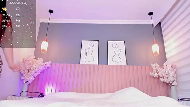 Snapshot of babee_sophie chatting on 10.30.25 babee sophie online show from 10.30.25