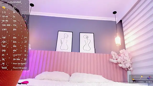 Snapshot of babee_sophie chatting on 11.08.25 babee sophie online show from 11.08.25