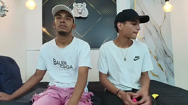 Snapshot of JordanAndAndrew chatting on 10.05.25 JordanAndAndrew online show from 10.05.25