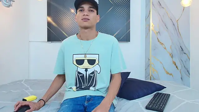 Snapshot of JordanAndAndrew chatting on 10.08.25 JordanAndAndrew online show from 10.08.25