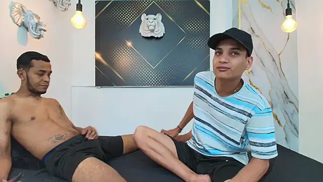 Snapshot of JordanAndAndrew chatting on 10.24.25 JordanAndAndrew online show from 10.24.25