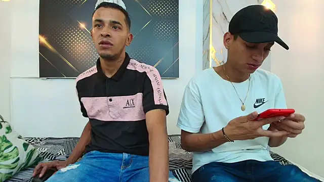 Snapshot of JordanAndAndrew chatting on 11.06.25 JordanAndAndrew online show from 11.06.25