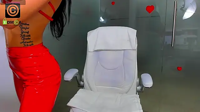 Queenrafaella online show from 02.14.26