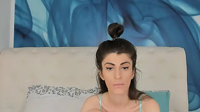 SkinnyDolly online show from 10.20.25