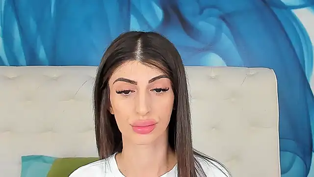 Snapshot of SkinnyDolly chatting on 01.18.26 SkinnyDolly online show from 01.18.26