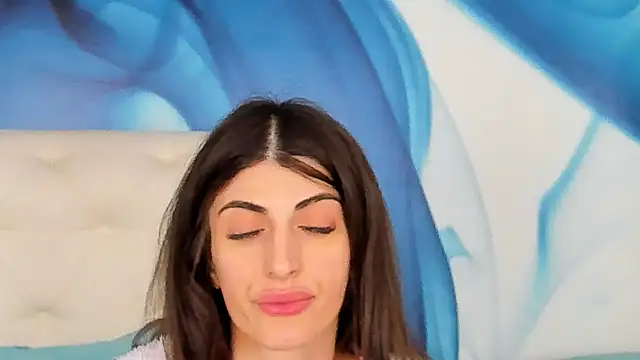 Snapshot of SkinnyDolly chatting on 02.04.26 SkinnyDolly online show from 02.04.26