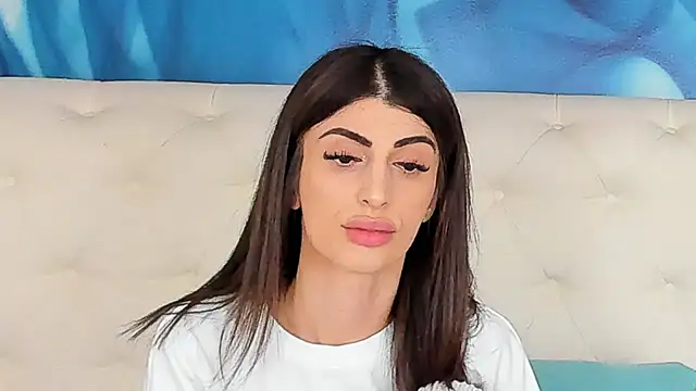 Snapshot of SkinnyDolly chatting on 02.18.26 SkinnyDolly online show from 02.18.26