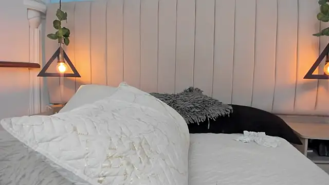 JulianaWaldo online show from 02.01.25