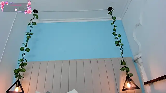 JulianaWaldo online show from 03.22.25