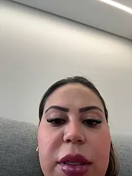 lariic online show from 02.24.26