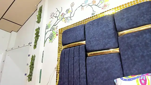 skaysanchez1 online show from 11.15.25