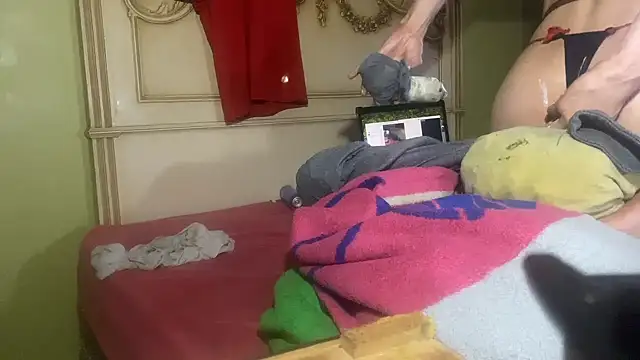 emylolo9 online show from 12.14.24