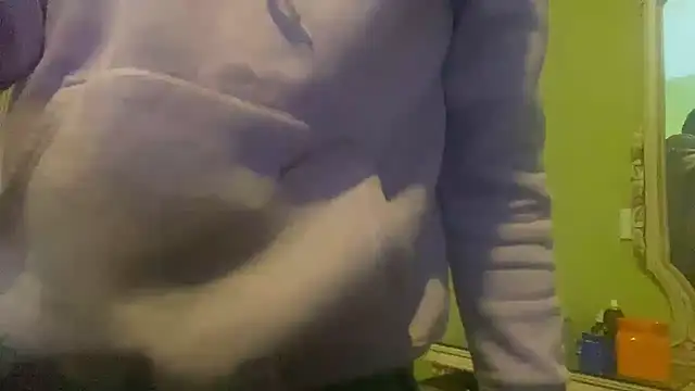 emylolo9 online show from 12.17.24