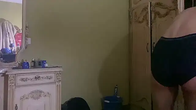 emylolo9 online show from 12.30.24