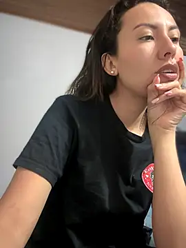 im lorein online show from 10.04.25