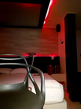 tucurly latina online show from 12.30.24