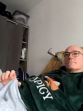 Snapshot of bogland33 chatting on 02.22.25 bogland33 online show from 02.22.25