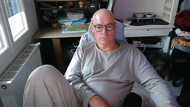 Snapshot of bogland33 chatting on 02.22.25 bogland33 online show from 02.22.25