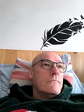 Snapshot of bogland33 chatting on 02.23.25 bogland33 online show from 02.23.25