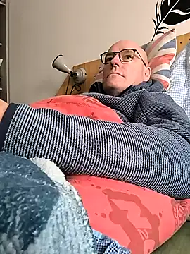 Snapshot of bogland33 chatting on 02.24.25 bogland33 online show from 02.24.25