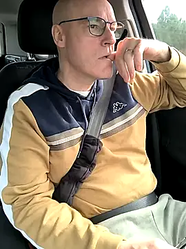 Snapshot of bogland33 chatting on 02.24.25 bogland33 online show from 02.24.25