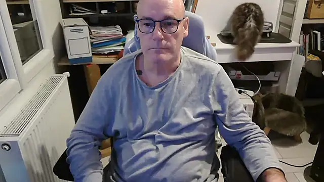 Snapshot of bogland33 chatting on 02.24.25 bogland33 online show from 02.24.25