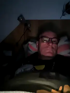 Snapshot of bogland33 chatting on 02.26.25 bogland33 online show from 02.26.25