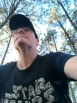 Snapshot of bogland33 chatting on 03.19.25 bogland33 online show from 03.19.25