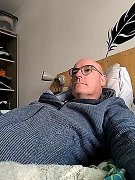 Snapshot of bogland33 chatting on 03.20.25 bogland33 online show from 03.20.25