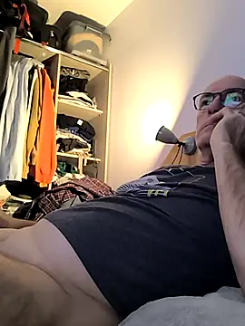 Snapshot of bogland33 chatting on 09.09.25 bogland33 online show from 09.09.25