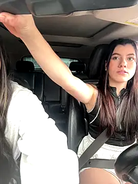 Snapshot of ARITOO_ chatting on 10.18.25 ARITOO online show from 10.18.25