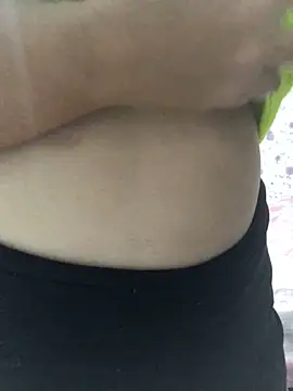 Snapshot of ahross chatting on 10.21.25 ahross online show from 10.21.25